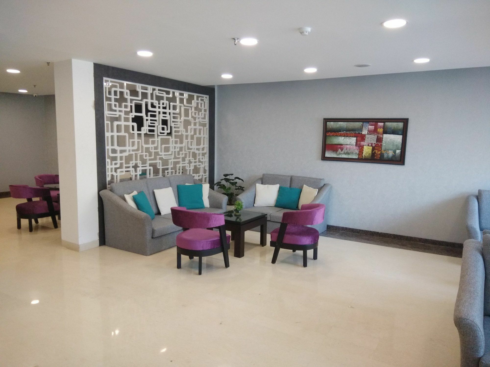 Capital O 7331 Hotel Downtown Нью-Дели Экстерьер фото